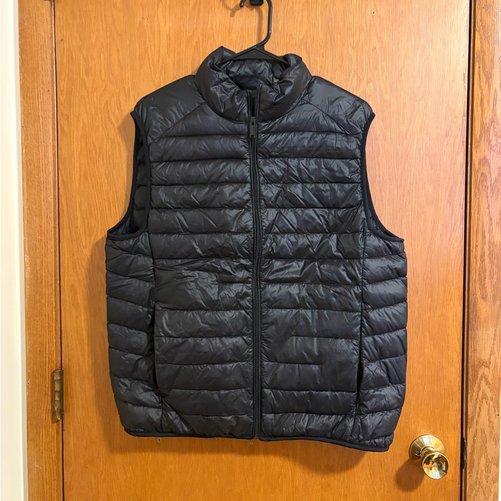 Men's Black Puffer Vest